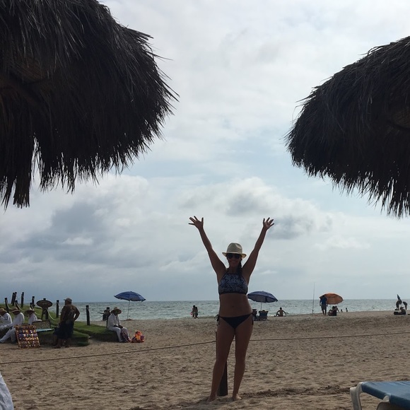 Meet your Posher, Jennifer - Picture 1 of 1